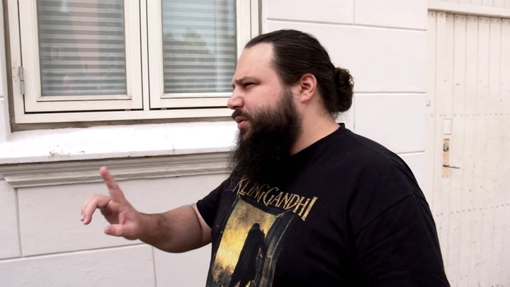 Husker du Ravna fra "Luksusfælden"? Som var hun dronning Margrethe